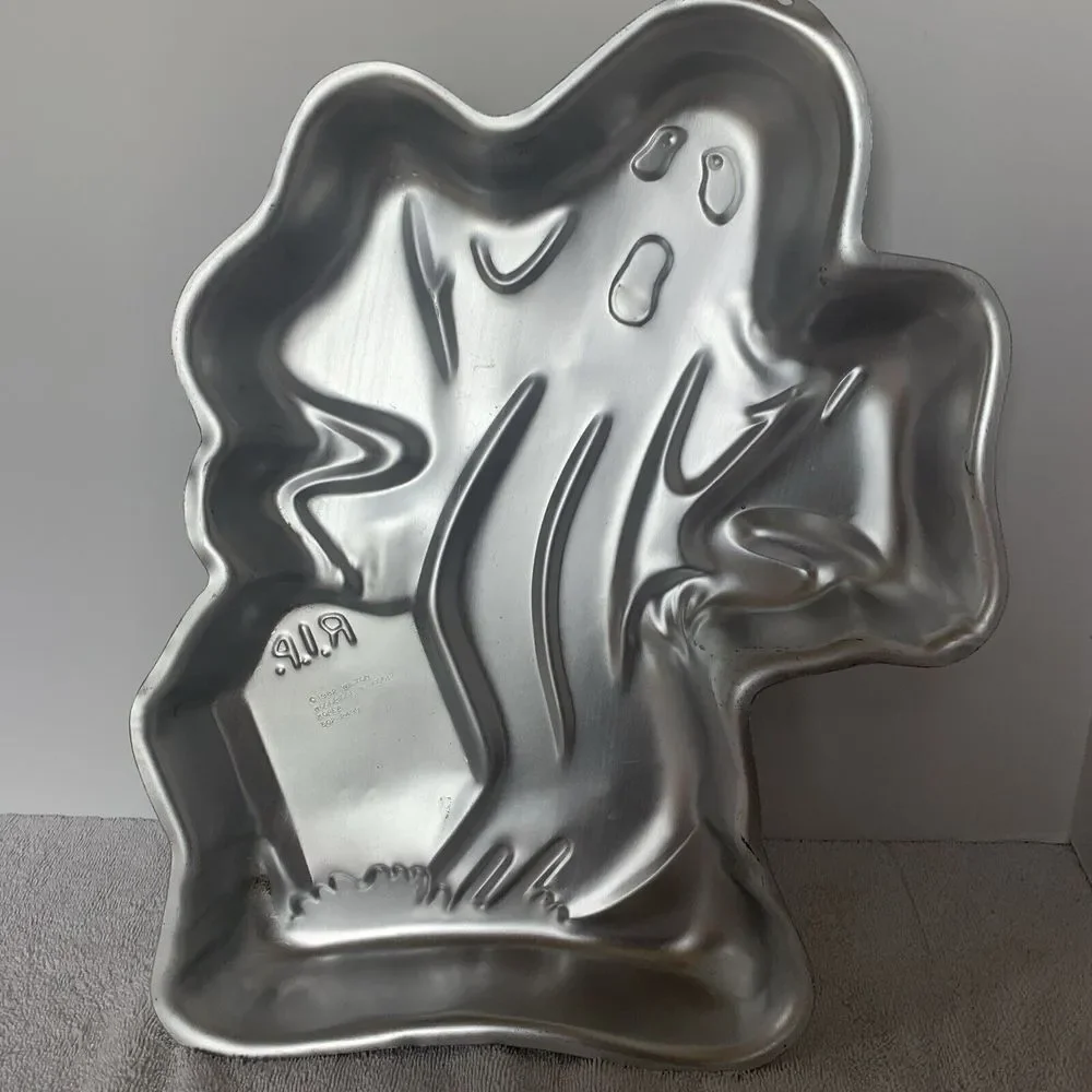 Wilton Scary Ghost Halloween Goblin Cake Pan (502-2499, 1982)‎